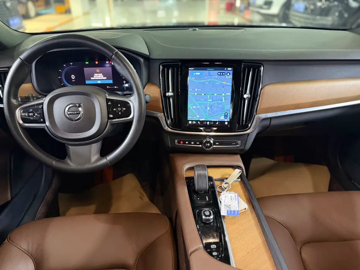 Volvo S90 2022 г. 49014 км. — фото 9