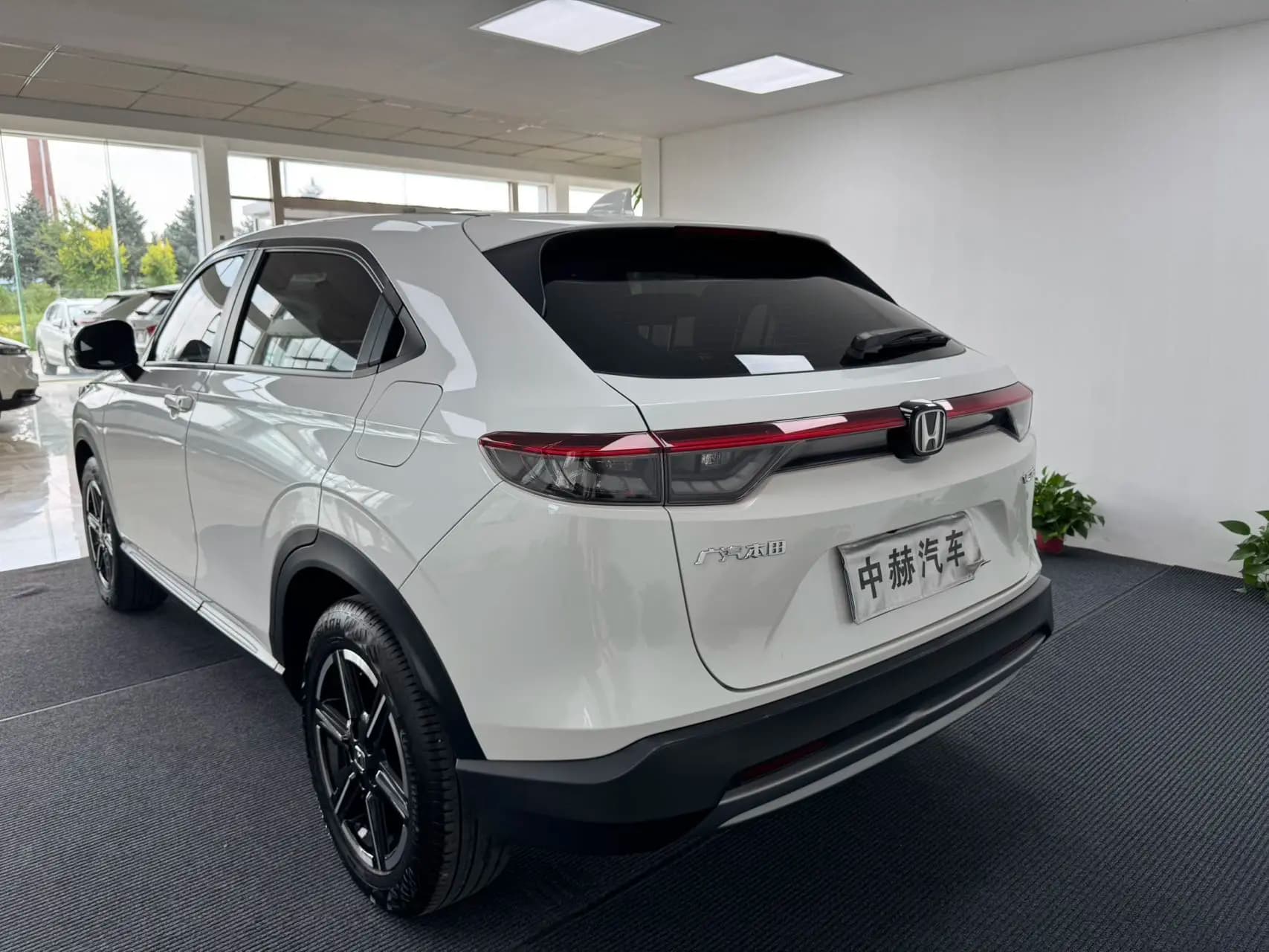 Honda Vezel 2023 г. 38068 км. — фото 4