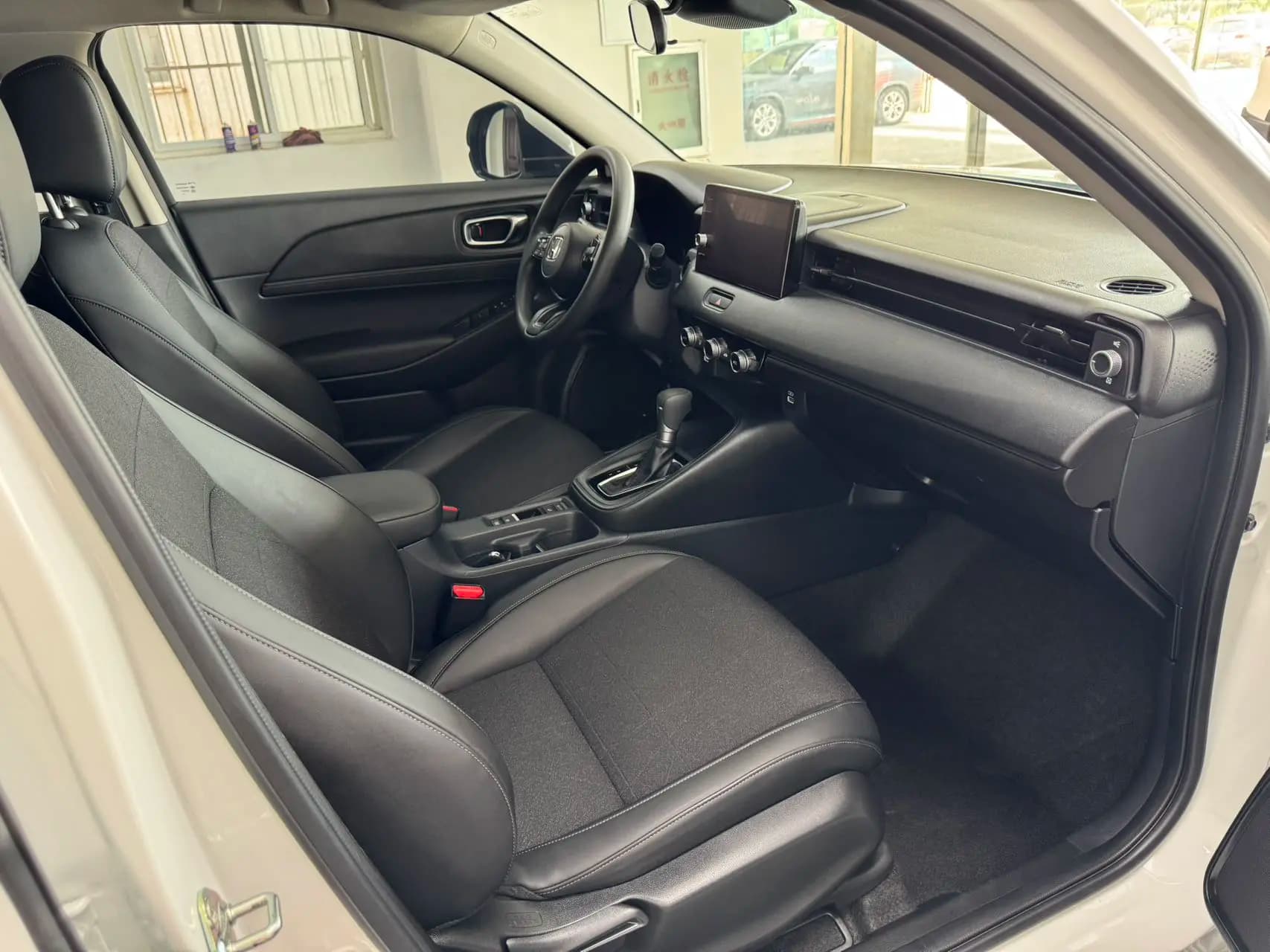 Honda Vezel 2023 г. 38068 км. — фото 10