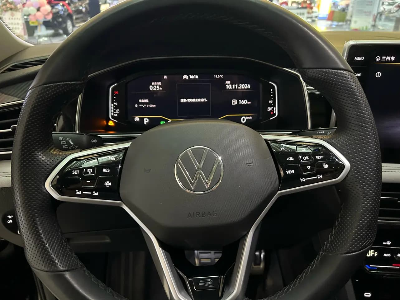 Volkswagen Tiguan L 2022 г. 54127 км. — фото 17