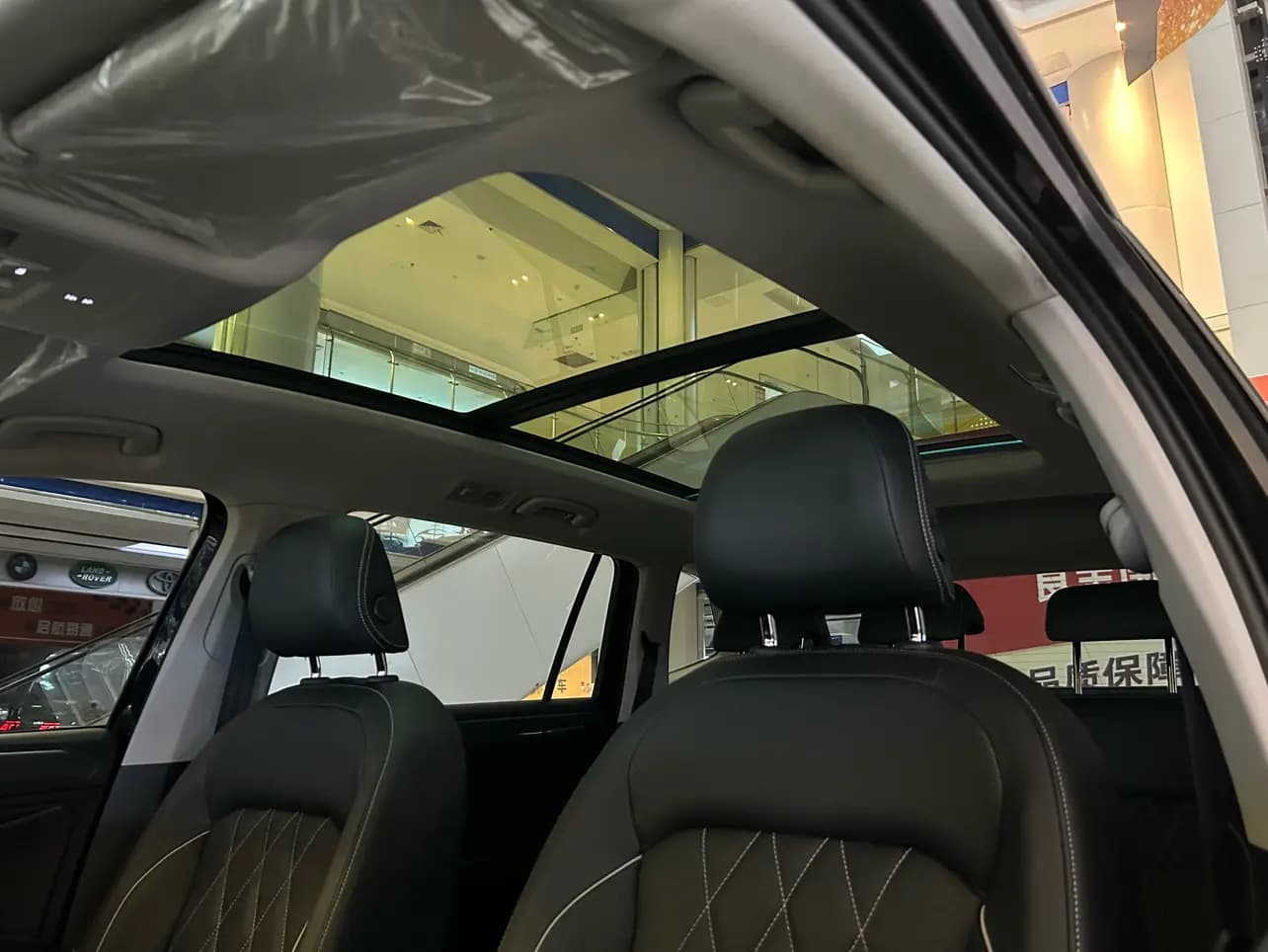 Volkswagen Tiguan L 2022 г. 54127 км. — фото 22