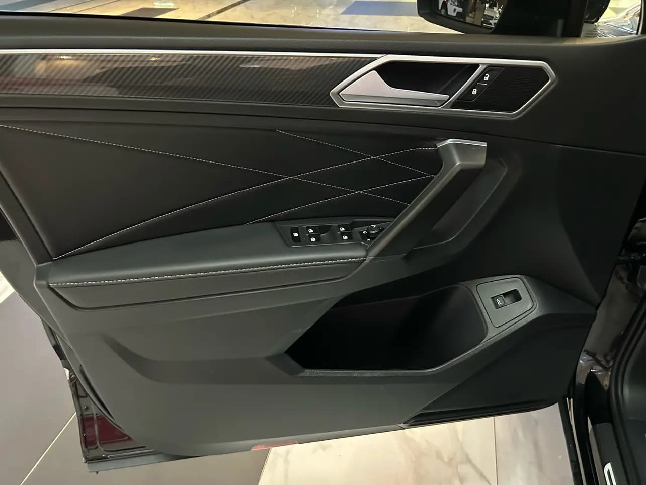 Volkswagen Tiguan L 2022 г. 54127 км. — фото 23