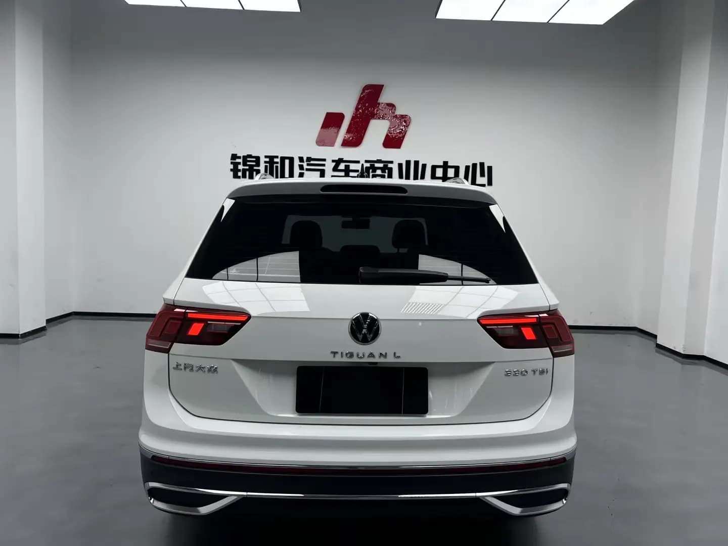 Volkswagen Tiguan L 2024 г. 33028 км. — фото 3