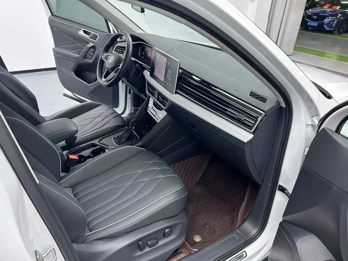 Volkswagen Tiguan L 2024 г. 33028 км. — фото 4