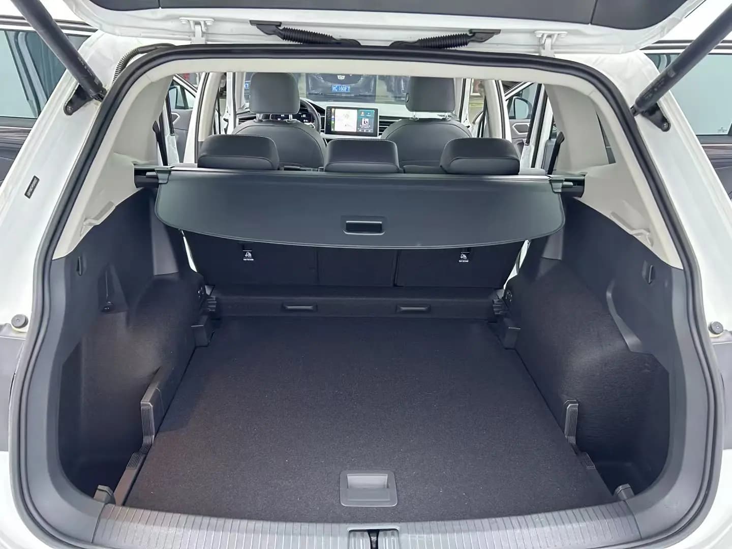 Volkswagen Tiguan L 2024 г. 33028 км. — фото 9