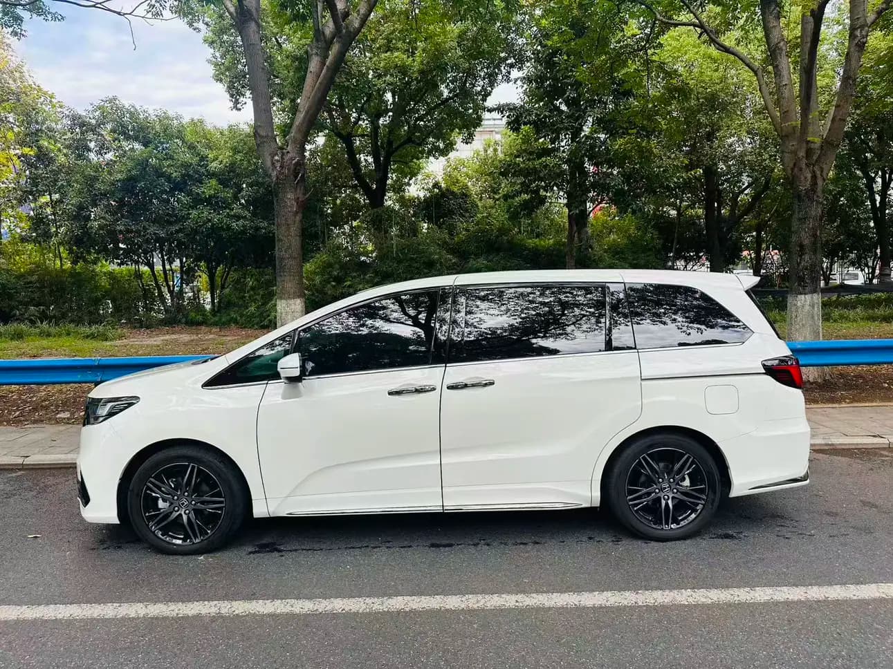 Honda Odyssey 2023 г. 24000 км. — фото 3