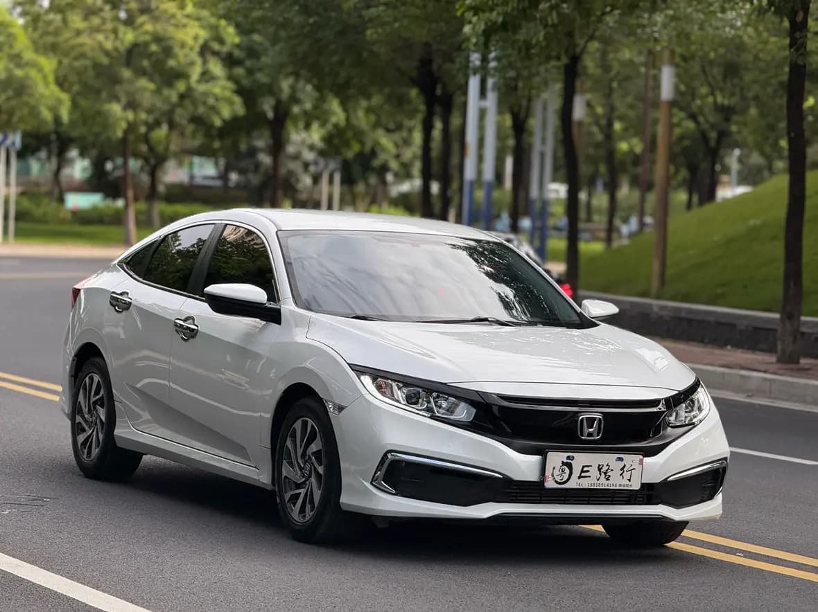 Honda Civic 2021 г. 26136 км. — фото 3
