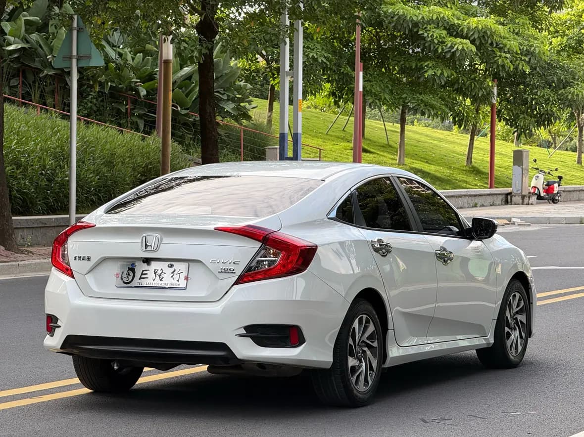 Honda Civic 2021 г. 26136 км. — фото 6