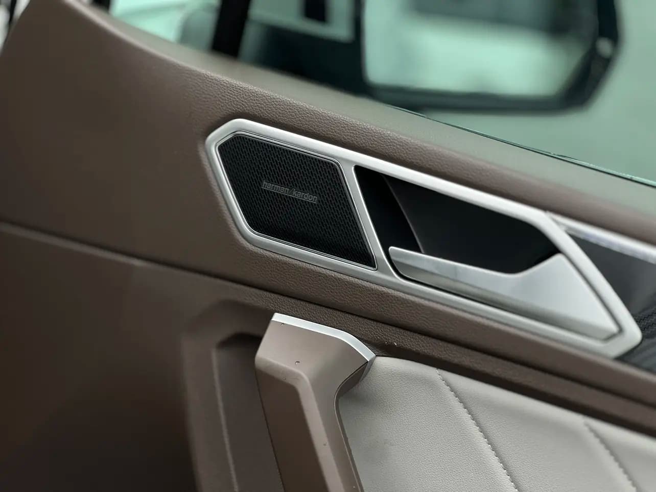 Volkswagen Tiguan L 2023 г. 48029 км. — фото 11