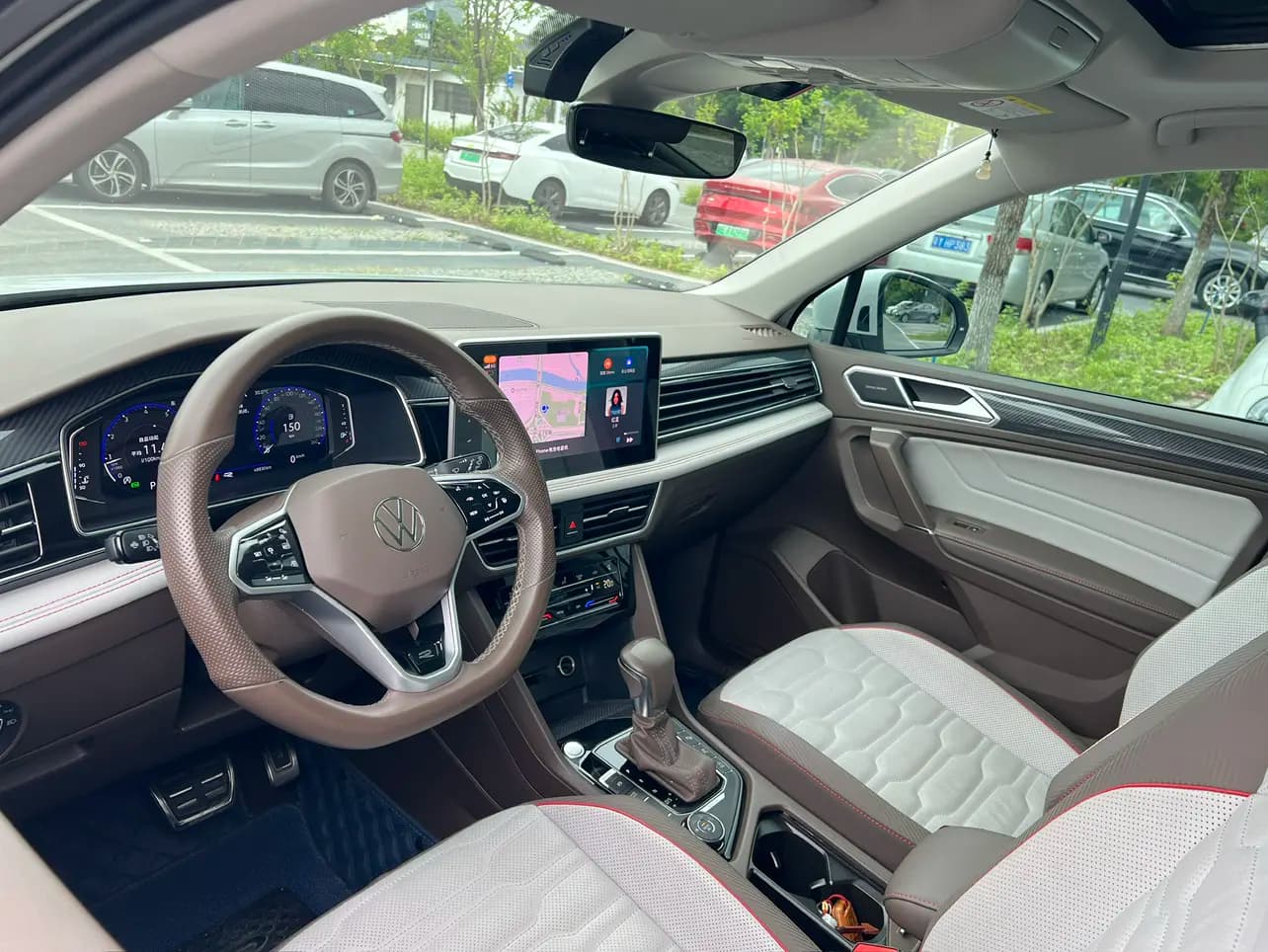 Volkswagen Tiguan L 2023 г. 48029 км. — фото 14