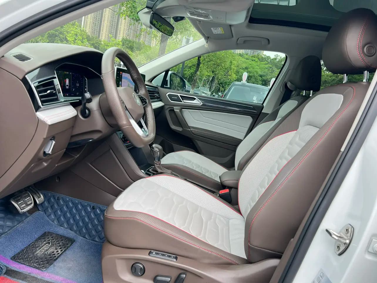 Volkswagen Tiguan L 2023 г. 48029 км. — фото 22