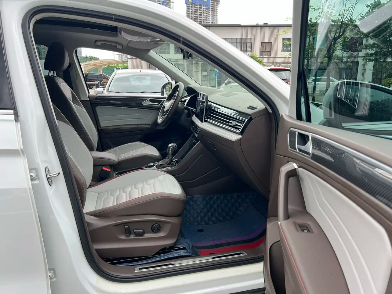 Volkswagen Tiguan L 2023 г. 48029 км. — фото 27