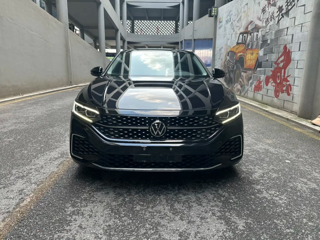 Volkswagen Passat 2022 г. 50441 км. — фото 2
