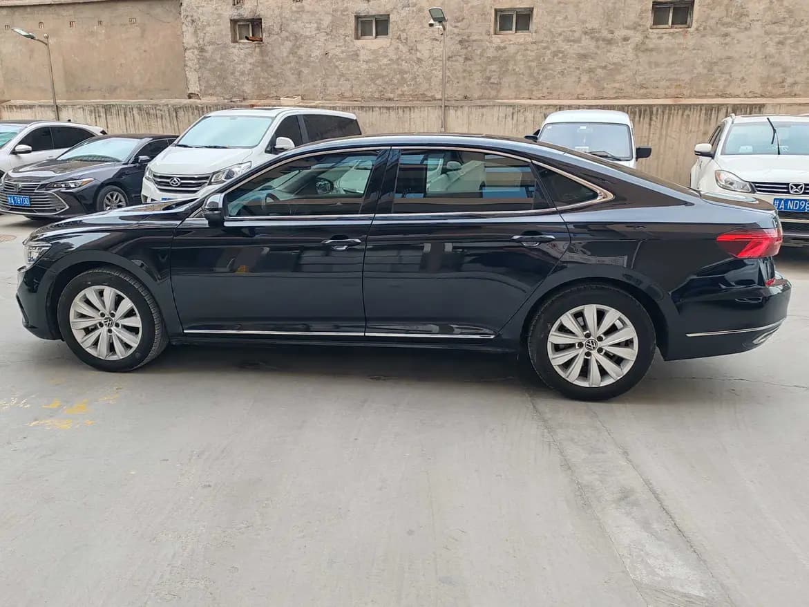 Volkswagen Passat 2021 г. 70142 км. — фото 4