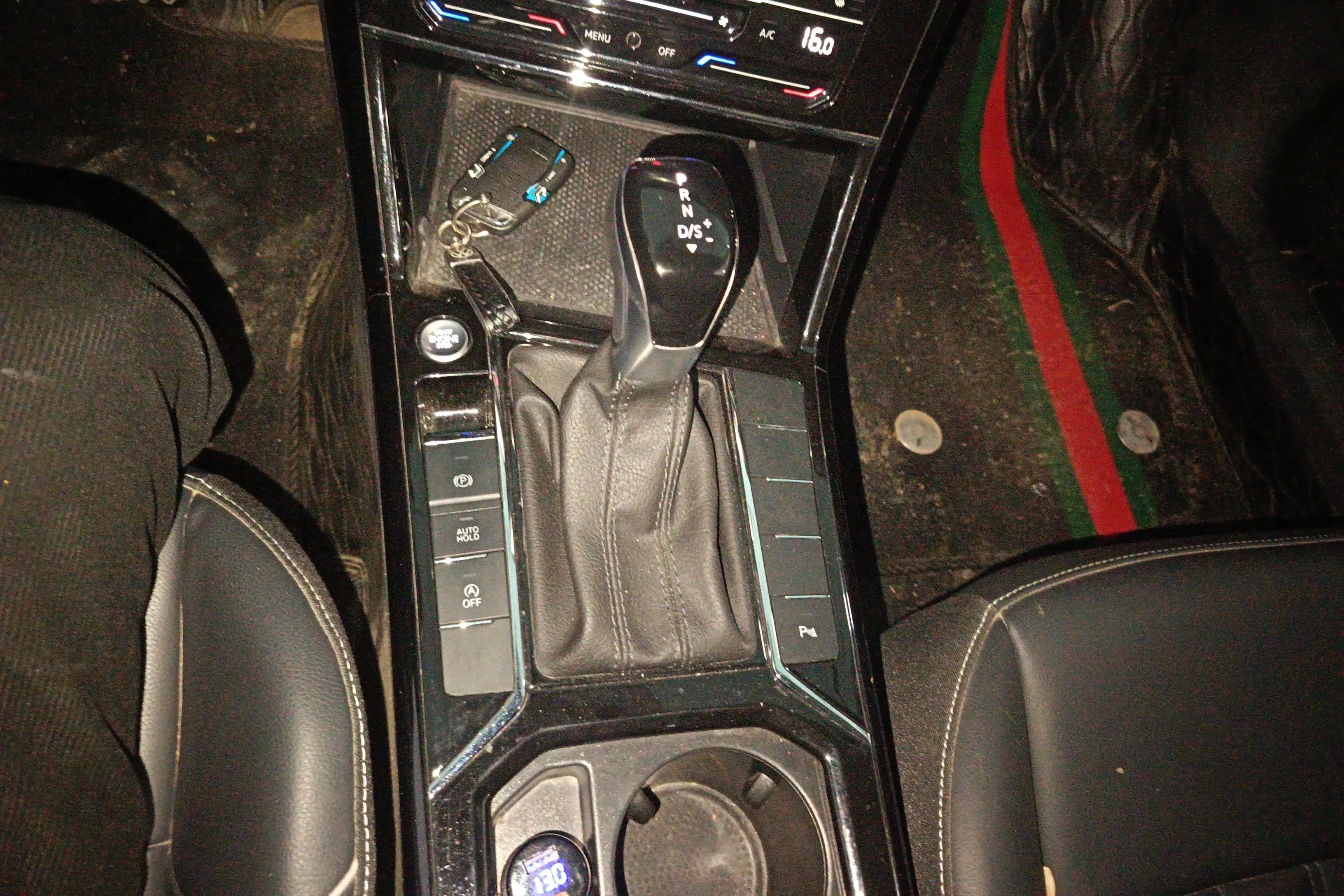 Volkswagen Passat 2023 г. 23943 км. — фото 14
