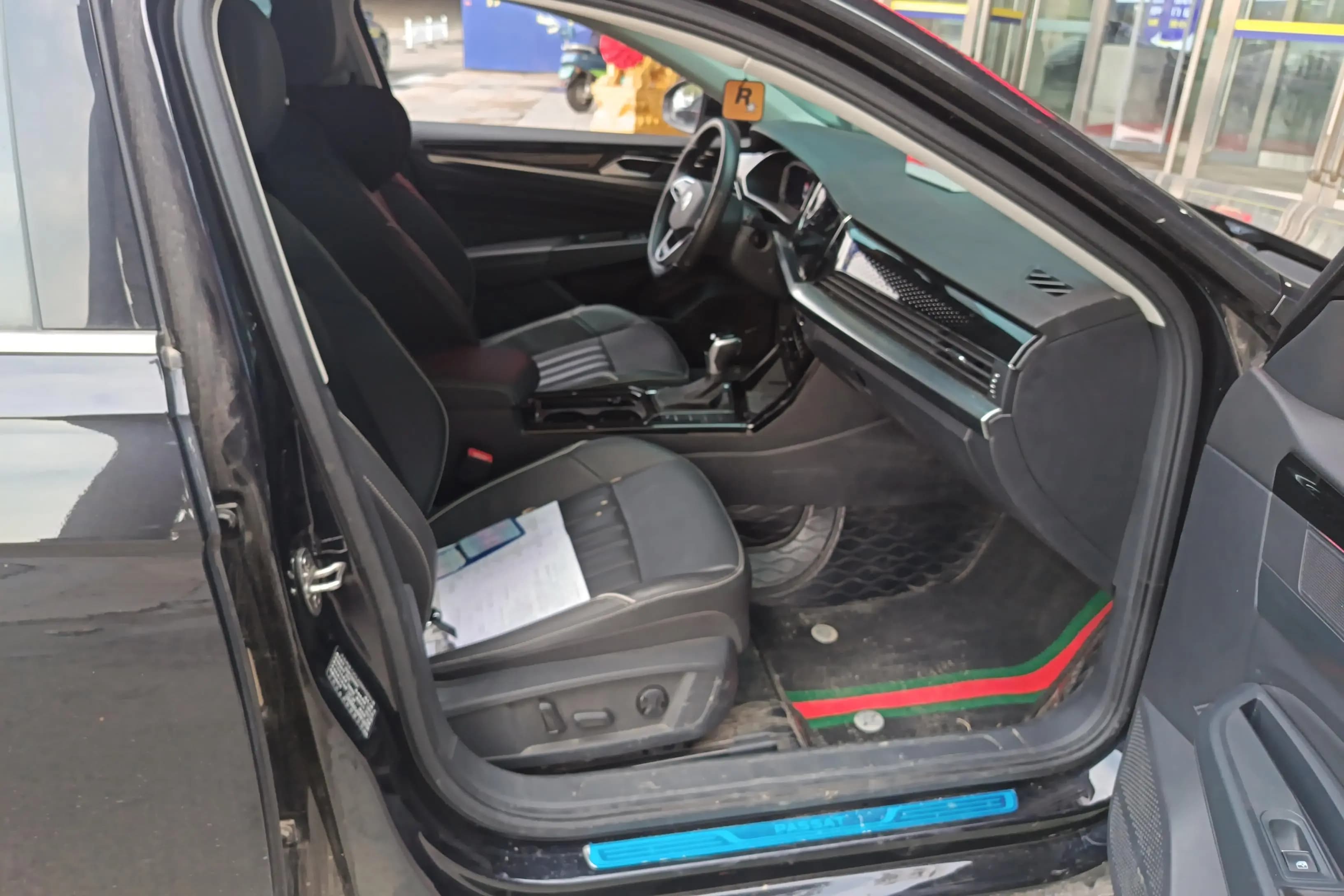 Volkswagen Passat 2023 г. 23943 км. — фото 15