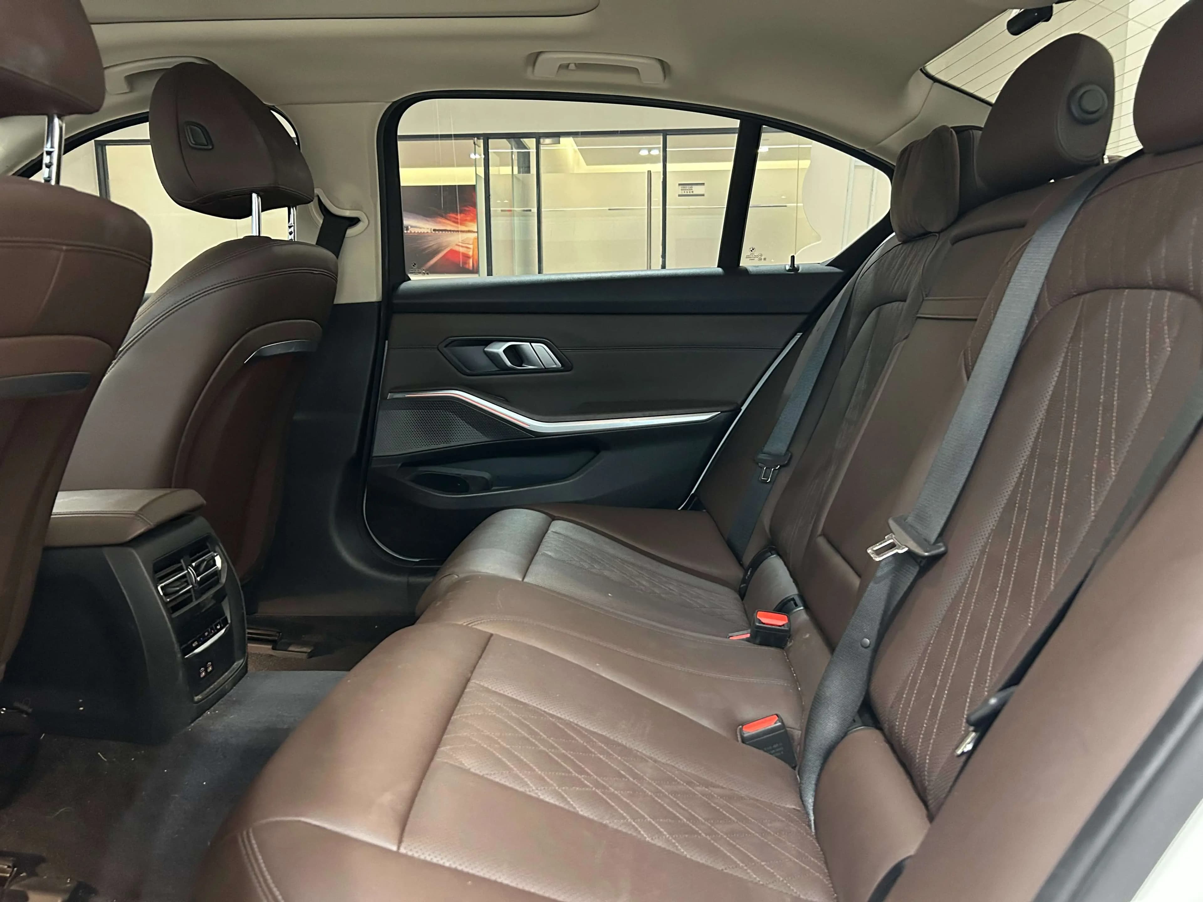 BMW i3 2022 г. 54008 км. — фото 12