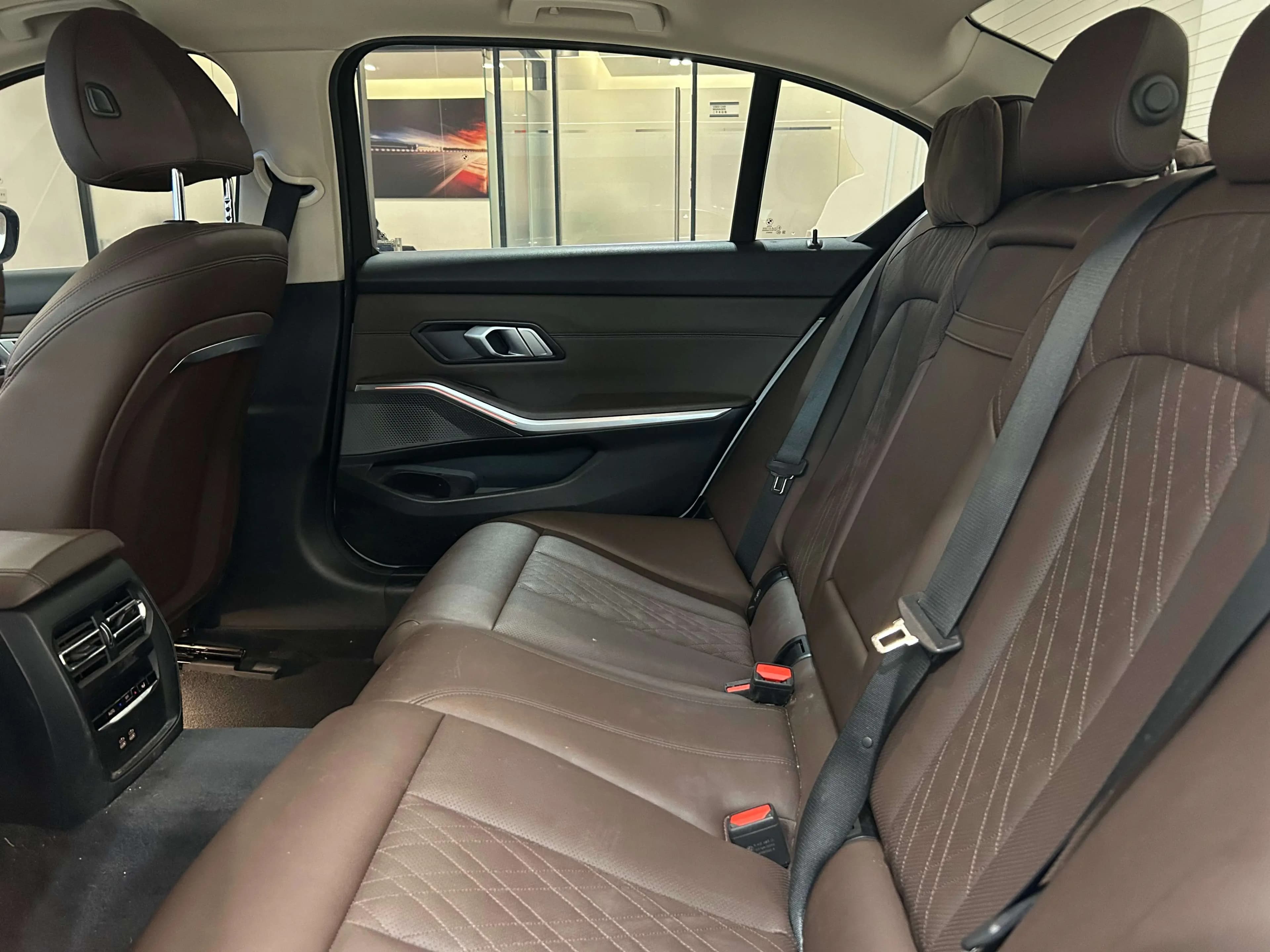 BMW i3 2022 г. 54008 км. — фото 13