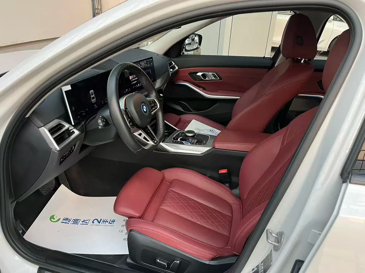 BMW i3 2024 г. 14118 км. — фото 26