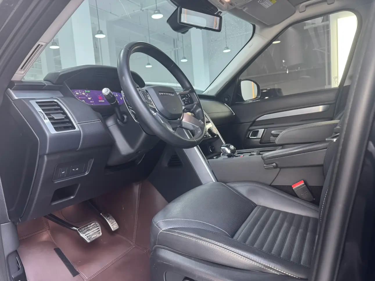 Land Rover Discovery 2022 г. 86101 км. — фото 17