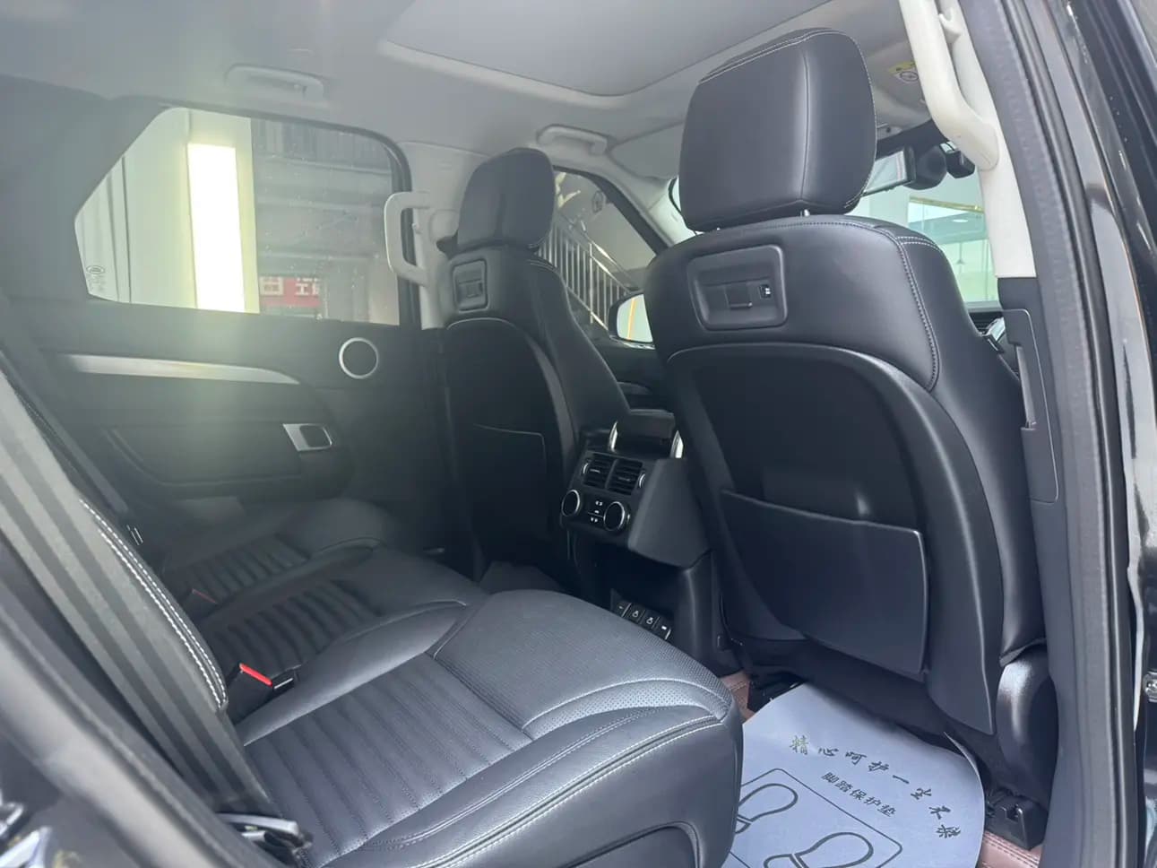 Land Rover Discovery 2022 г. 86101 км. — фото 19