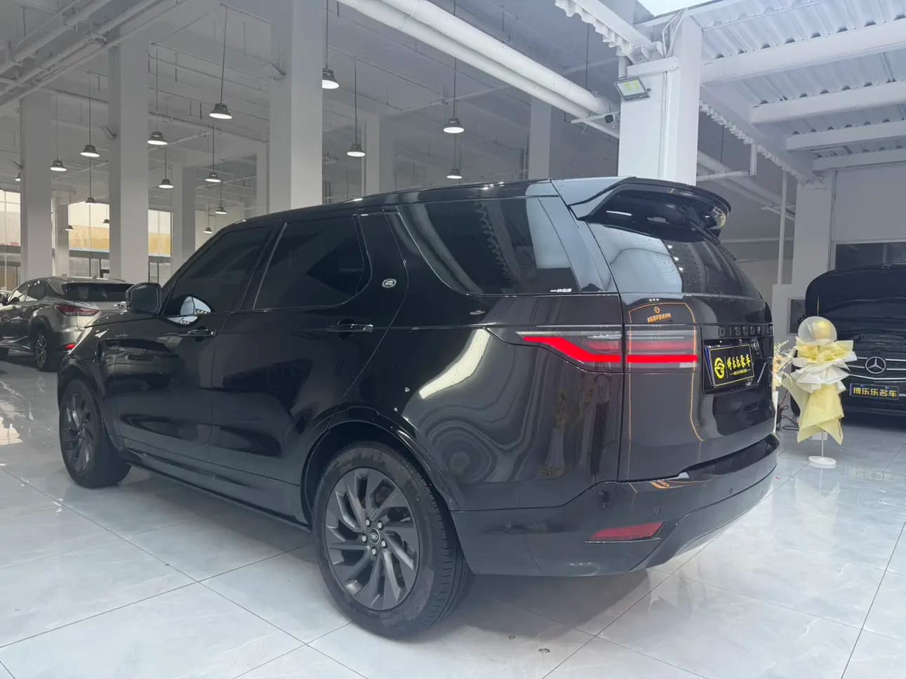 Land Rover Discovery 2022 г. 86101 км. — фото 4