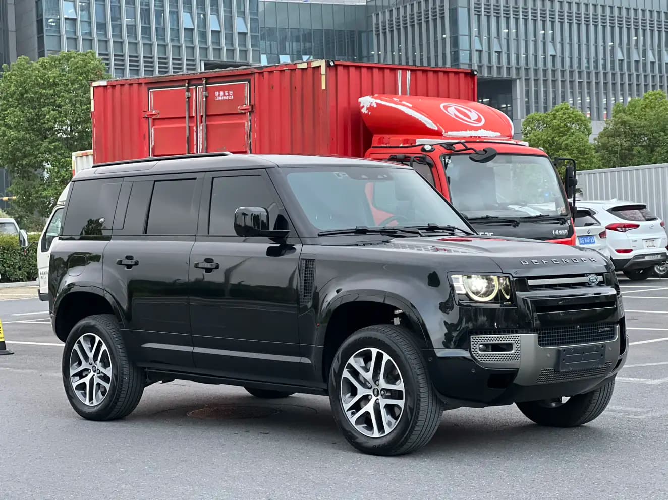 Land Rover Guard 2023 г. 35122 км. — фото 3