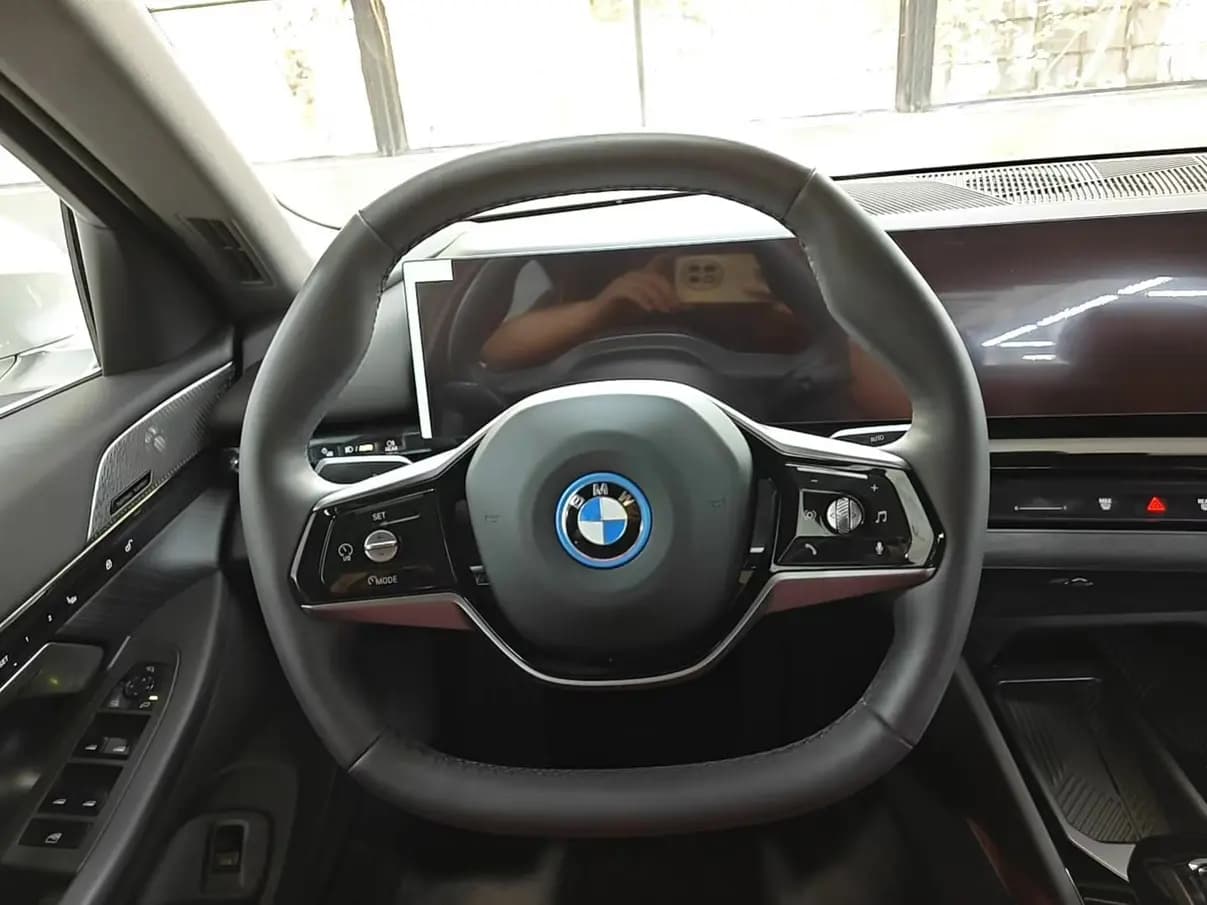 BMW i5 2024 г. 20063 км. — фото 11