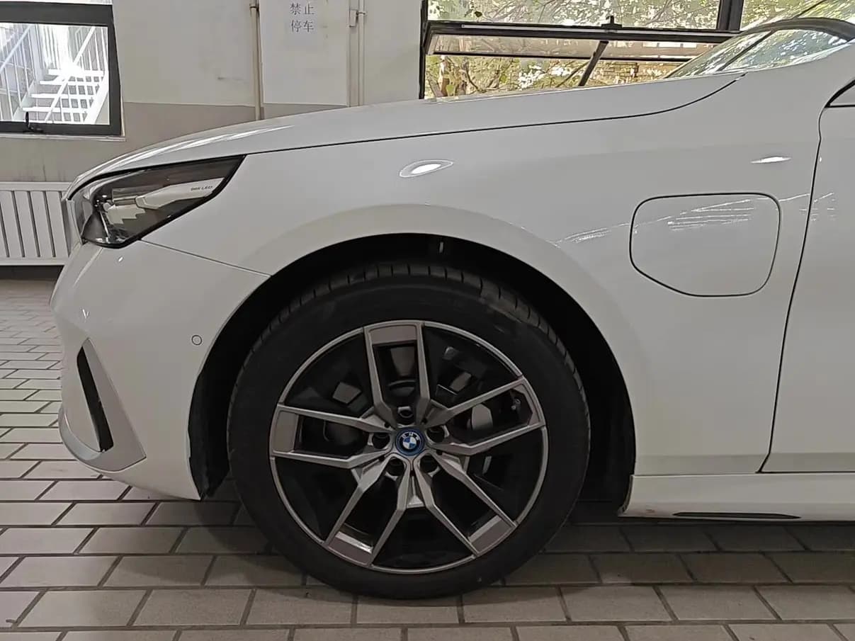 BMW i5 2024 г. 20063 км. — фото 8