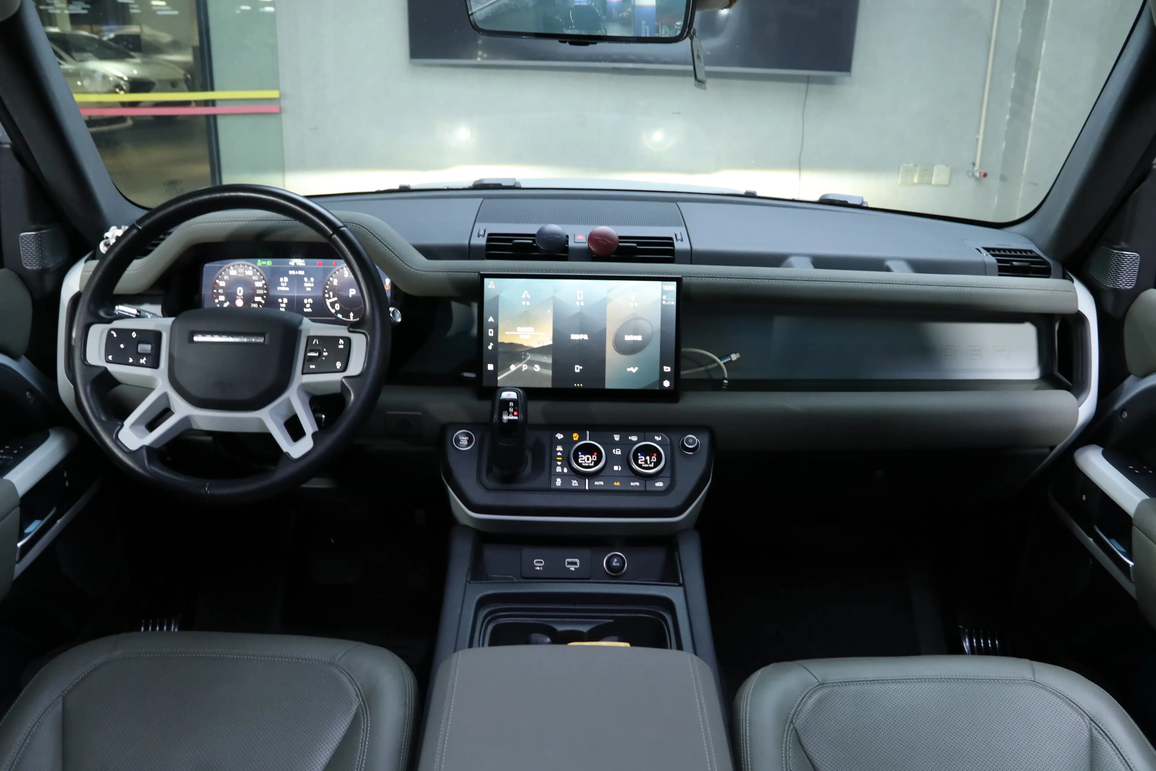 Land Rover Guard 2022 г. 16123 км. — фото 9
