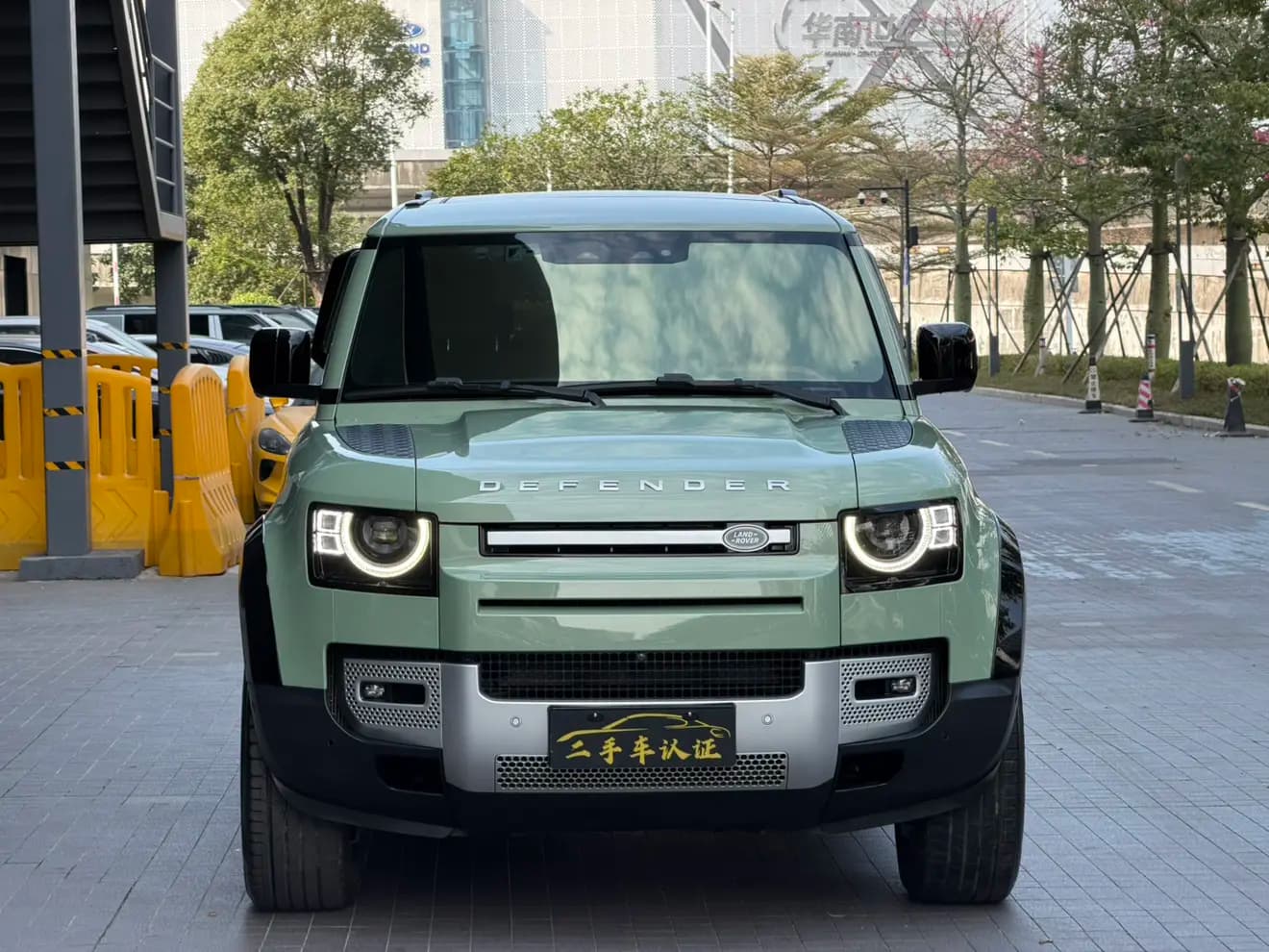 Land Rover Guard 2023 г. 70125 км. — фото 2