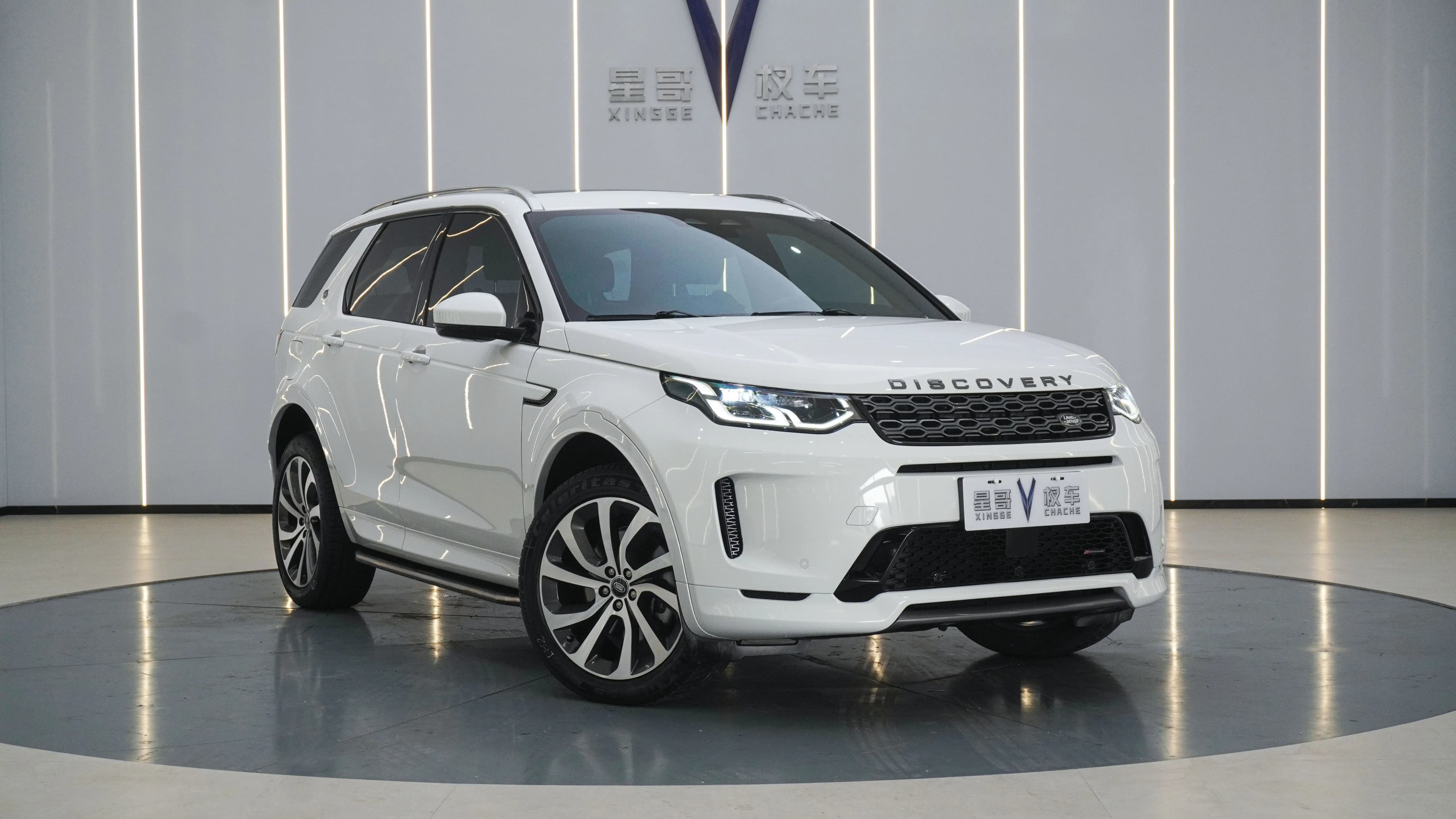 Land Rover Discover Sports 2022 г. 45900 км. — фото 3