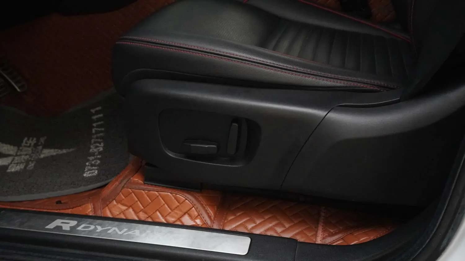Land Rover Discover Sports 2022 г. 45900 км. — фото 27