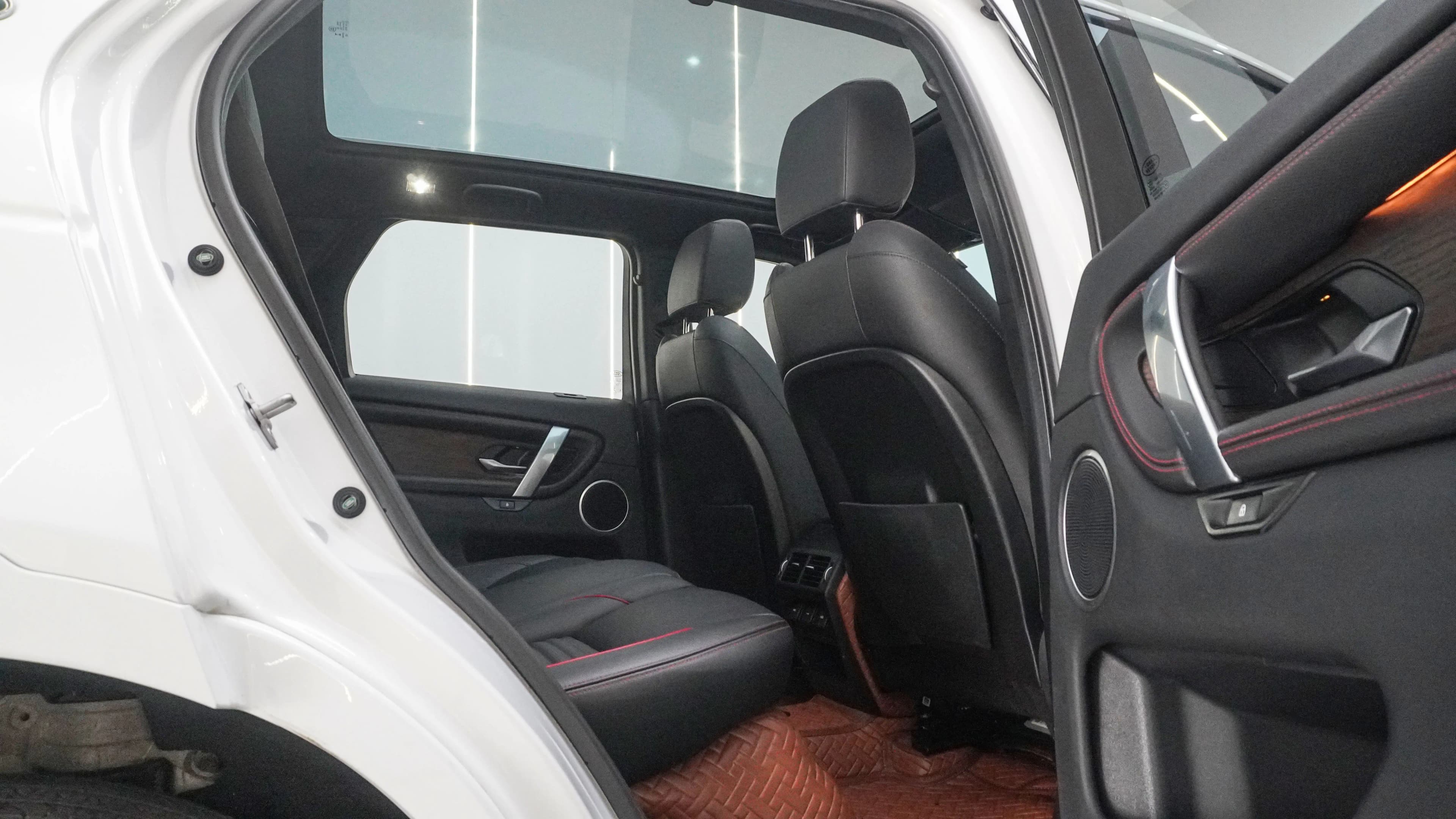 Land Rover Discover Sports 2022 г. 45900 км. — фото 28