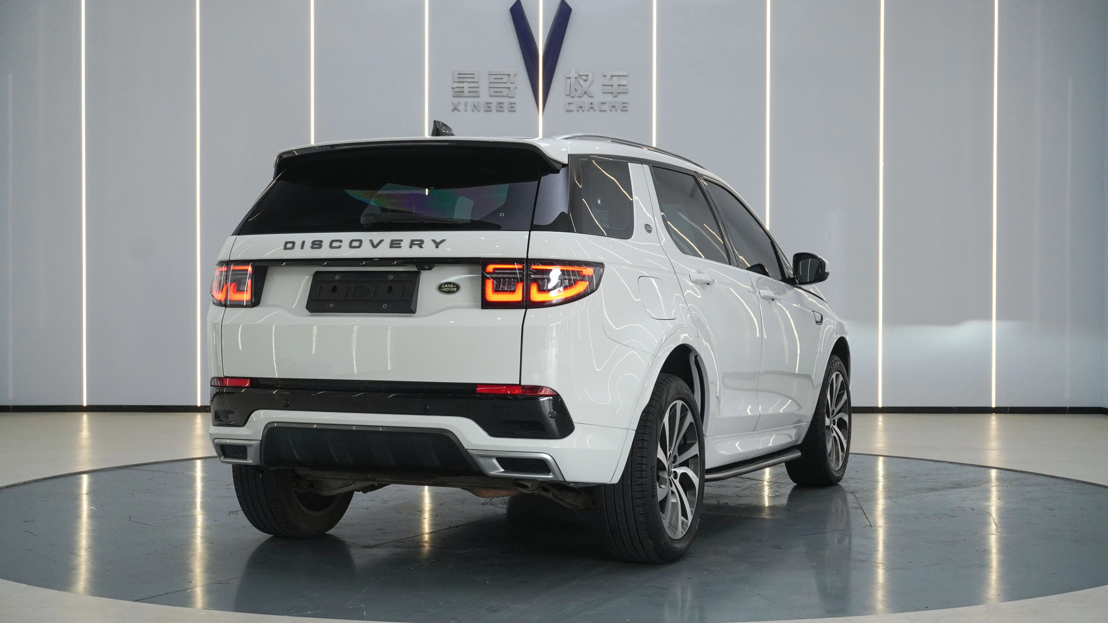 Land Rover Discover Sports 2022 г. 45900 км. — фото 6