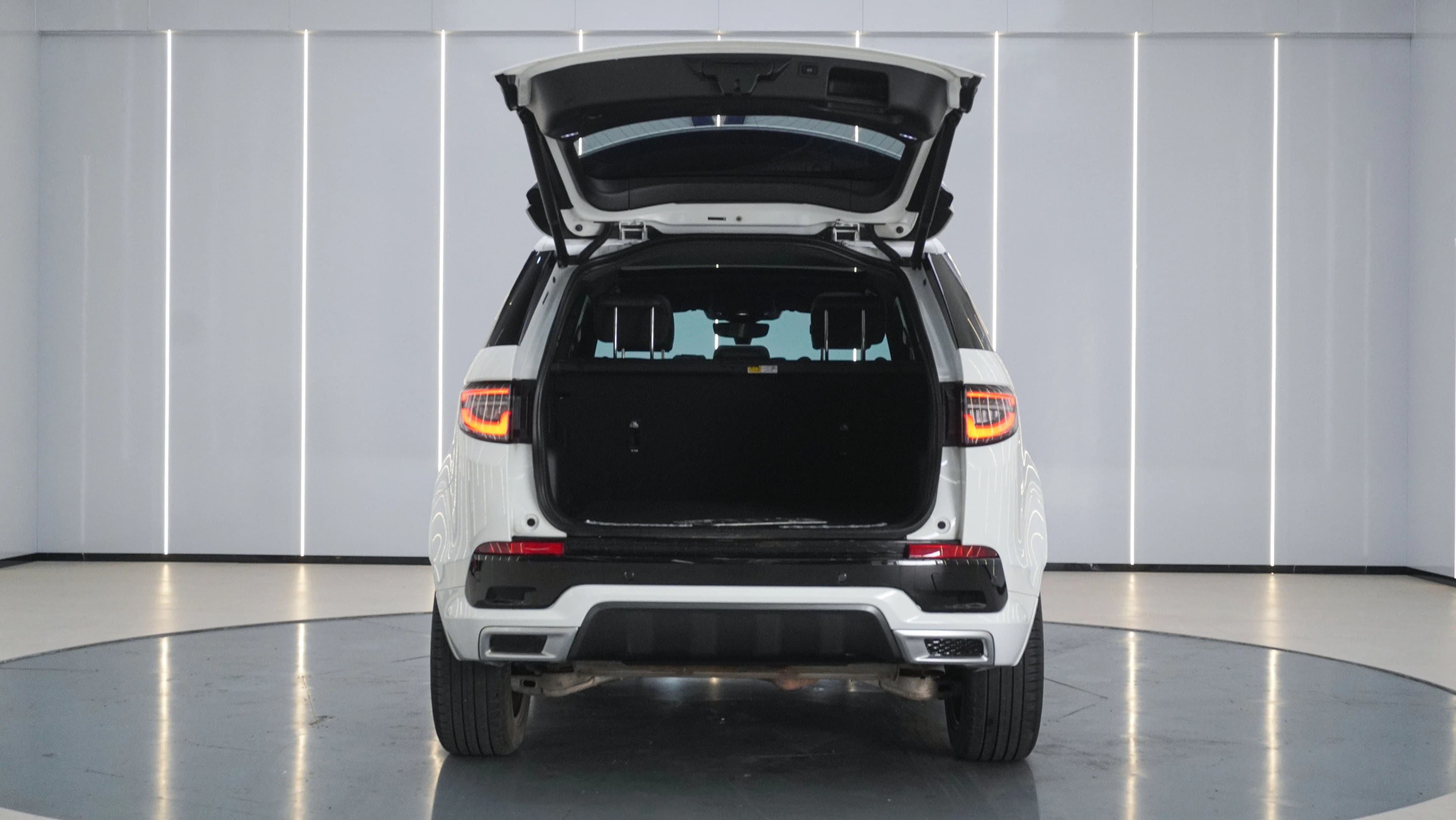 Land Rover Discover Sports 2022 г. 45900 км. — фото 10