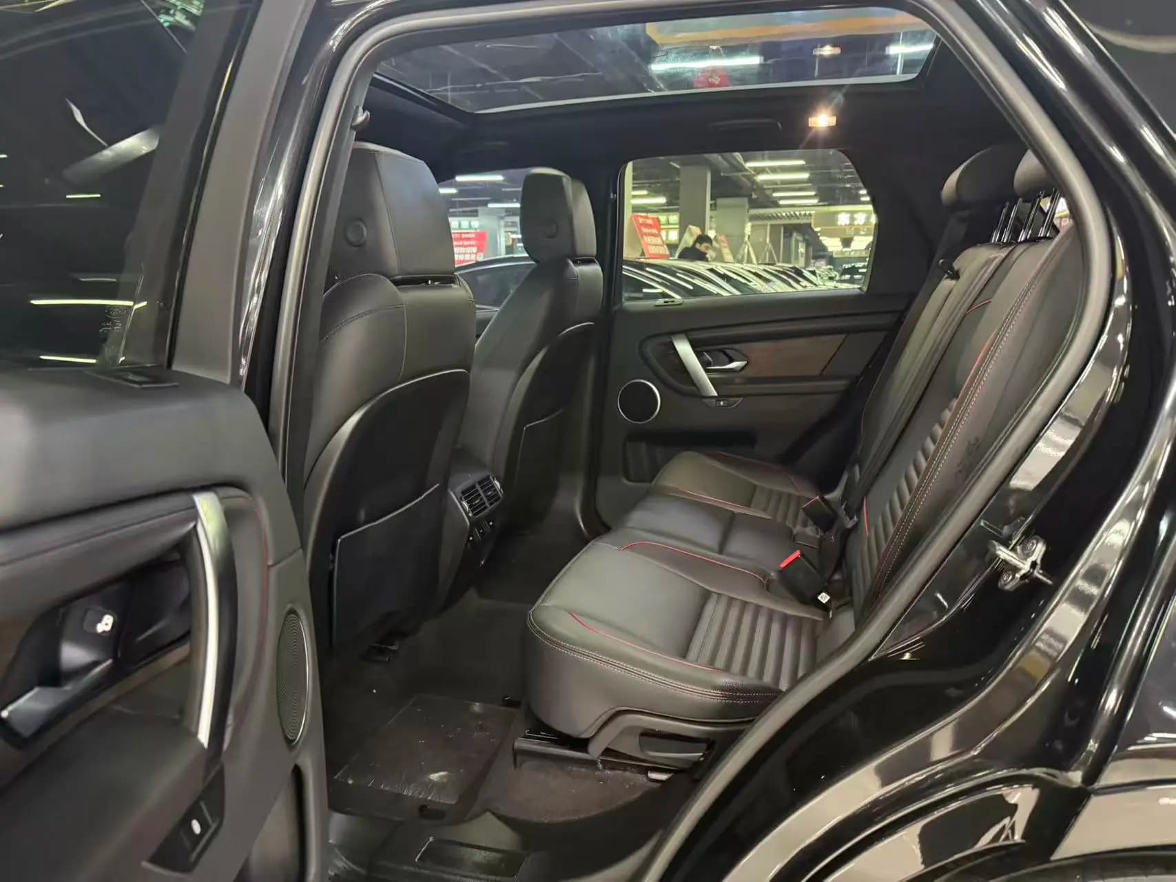 Land Rover Discover Sports 2021 г. 65000 км. — фото 15