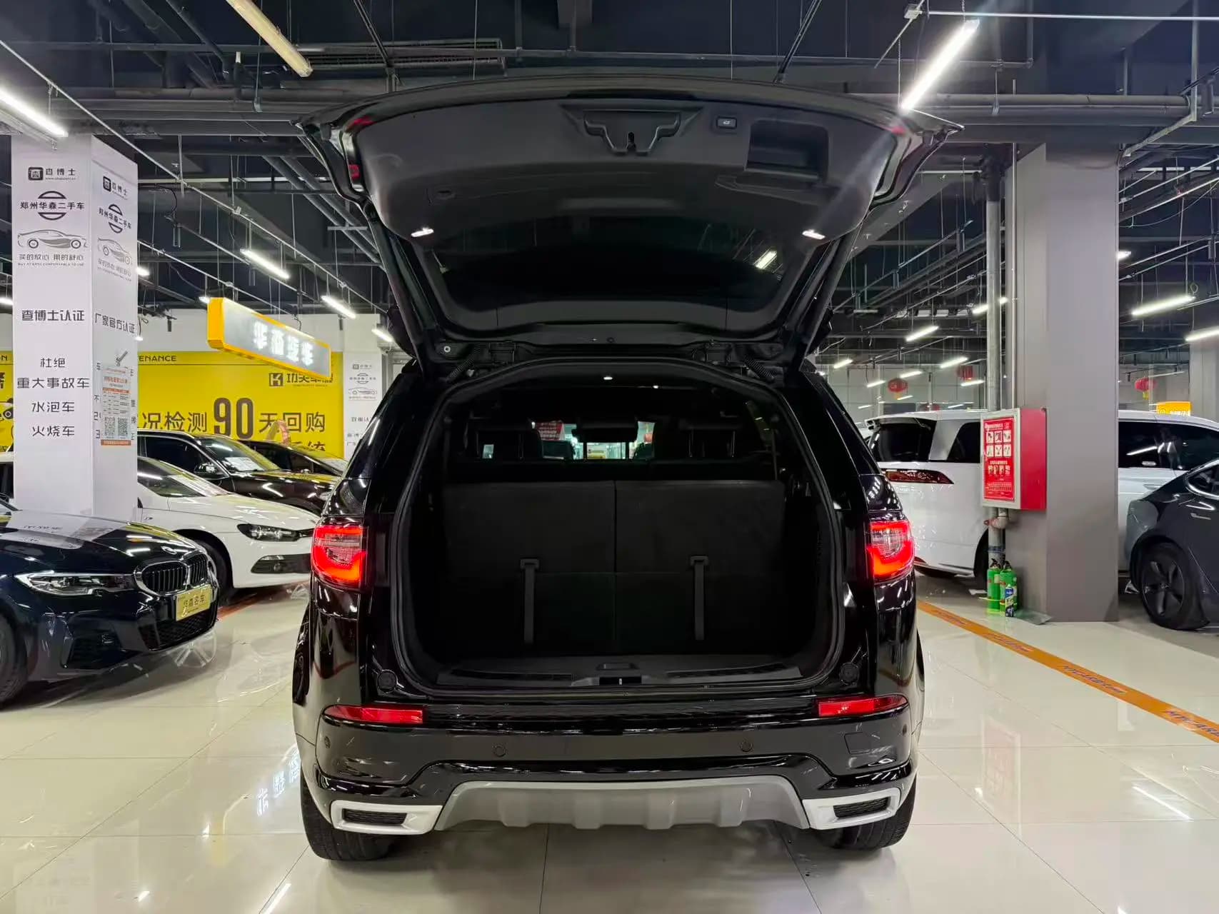 Land Rover Discover Sports 2021 г. 65000 км. — фото 17