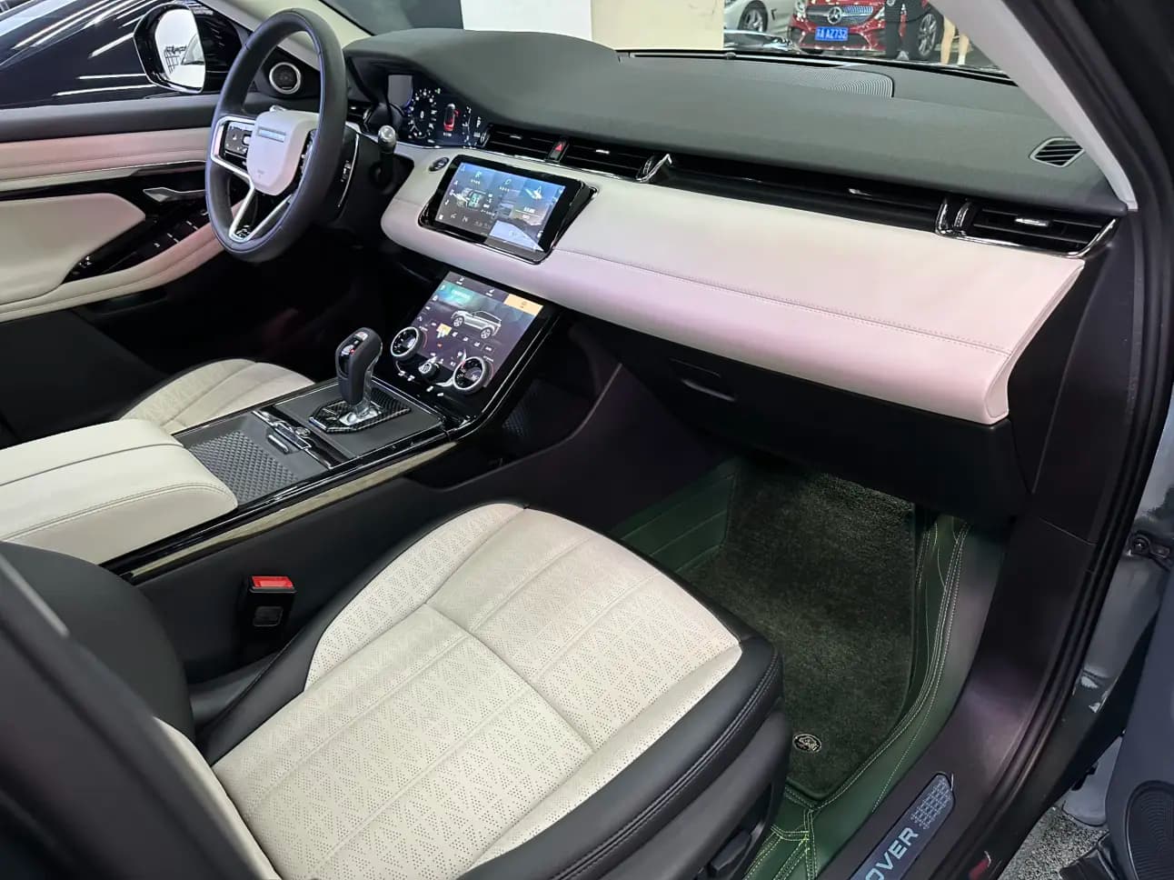 Land Rover Range Rover Evoque 2021 г. 52076 км. — фото 14