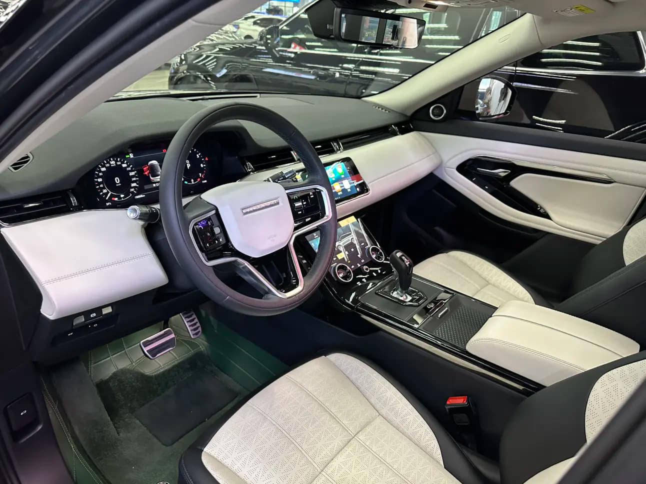 Land Rover Range Rover Evoque 2021 г. 52076 км. — фото 22