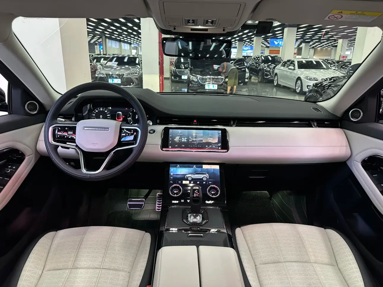 Land Rover Range Rover Evoque 2021 г. 52076 км. — фото 25