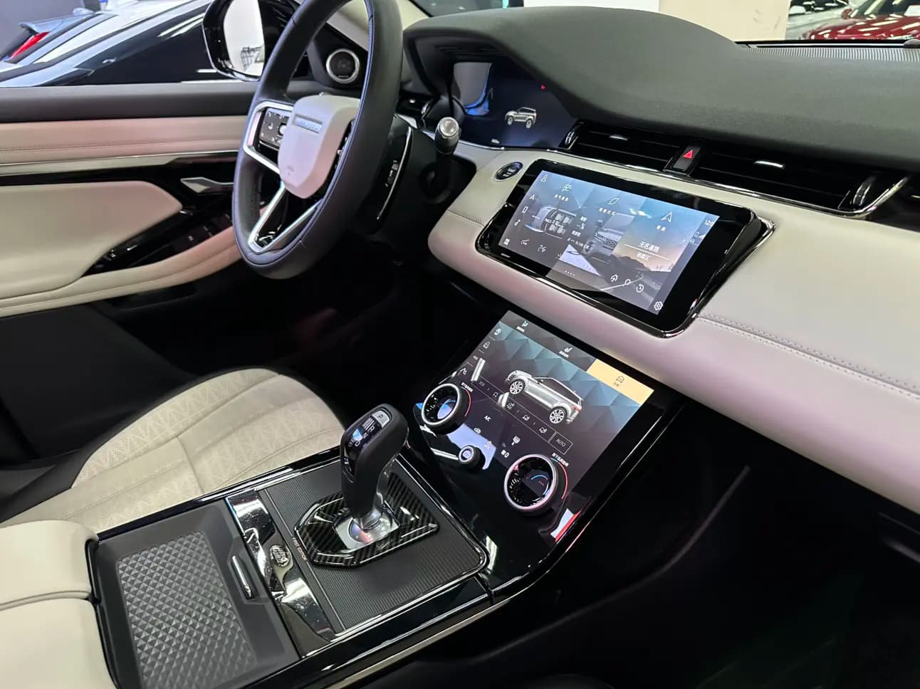 Land Rover Range Rover Evoque 2021 г. 52076 км. — фото 27