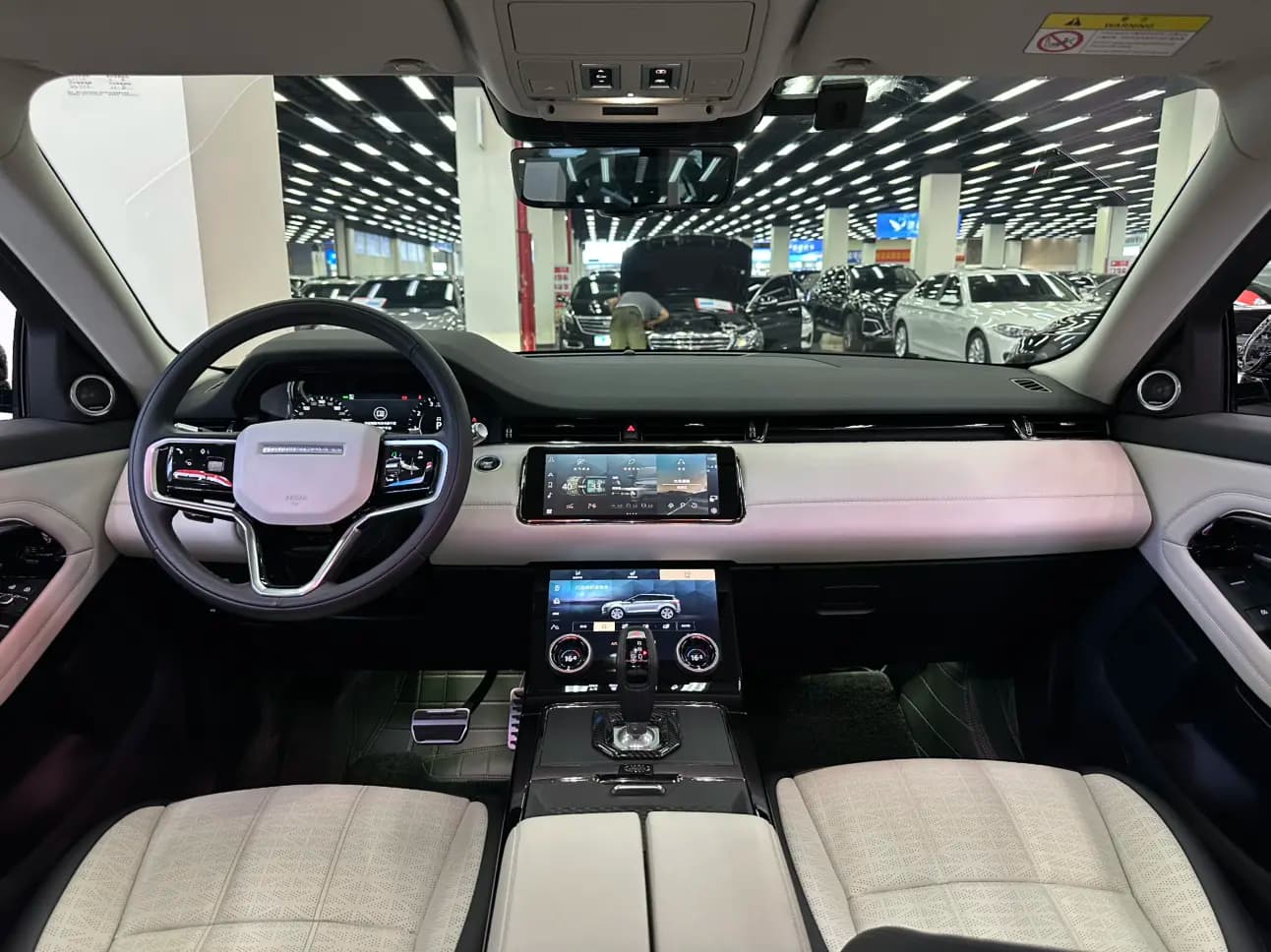 Land Rover Range Rover Evoque 2021 г. 52076 км. — фото 28