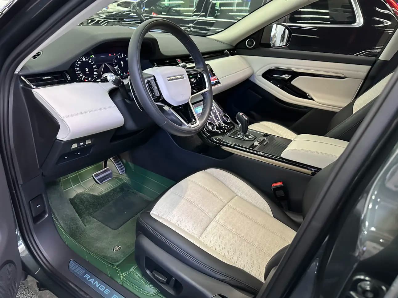 Land Rover Range Rover Evoque 2021 г. 52076 км. — фото 30