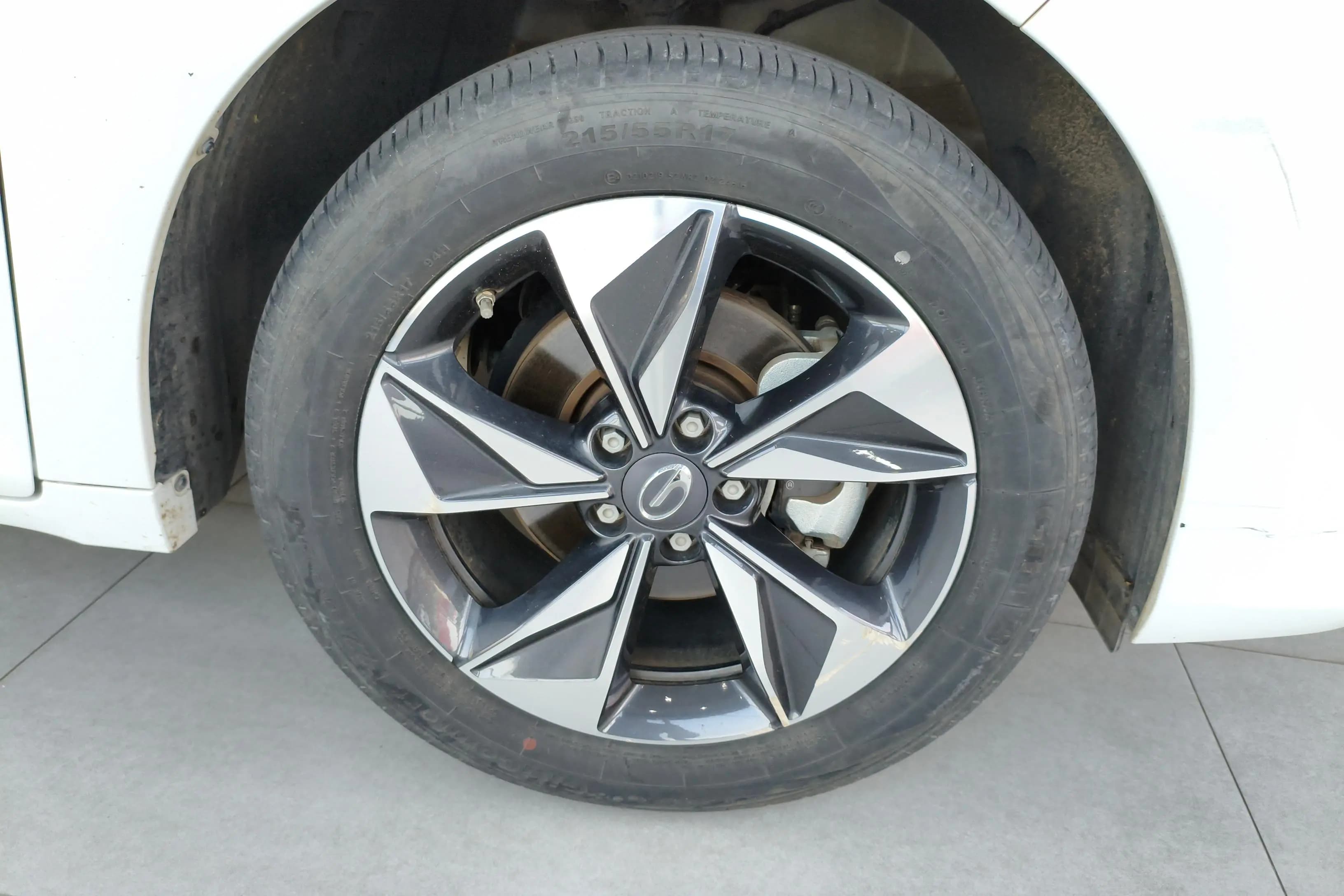 GAC Trumpchi M6 2024 г. 30700 км. — фото 10