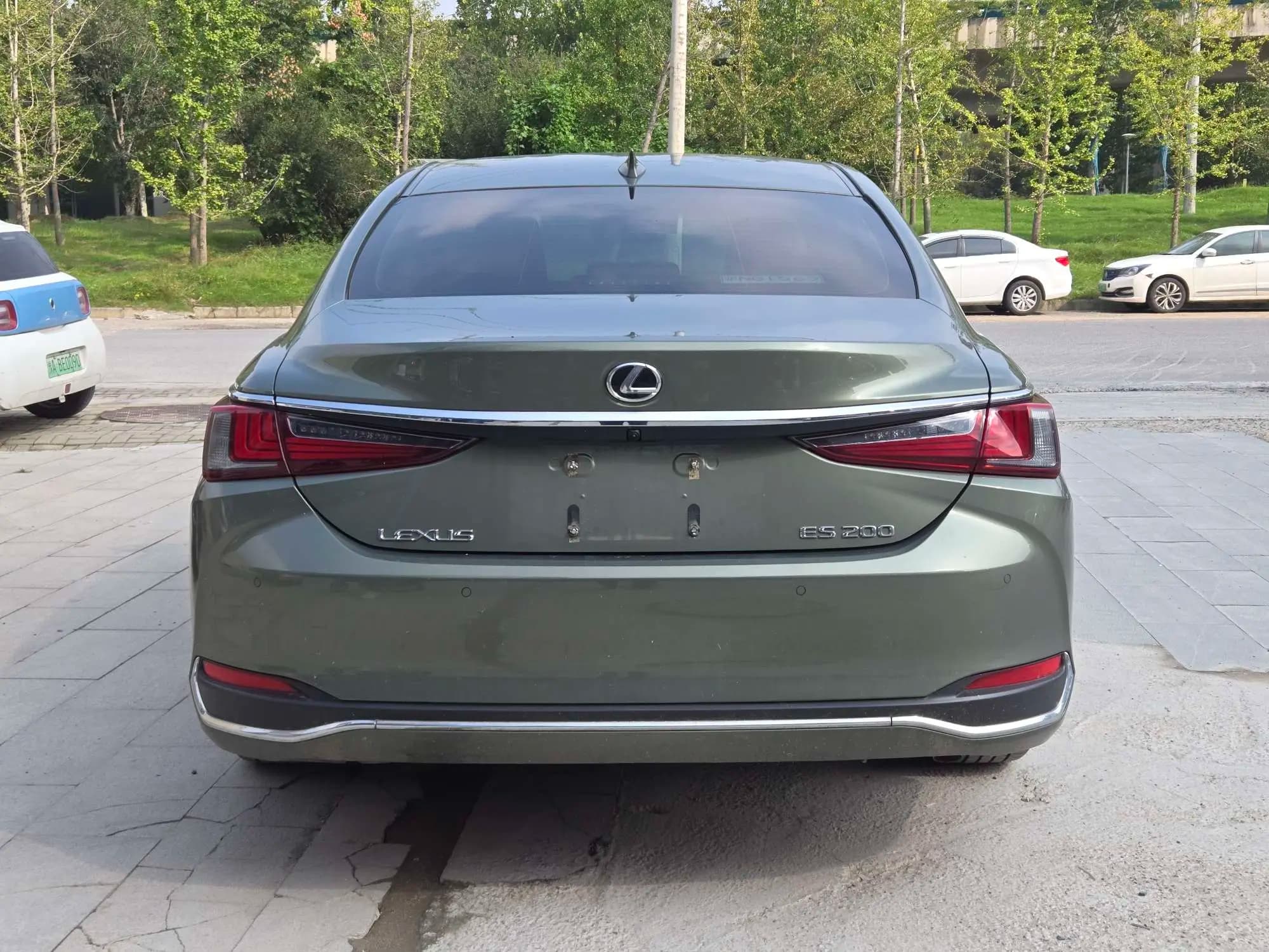 Lexus ES 2023 г. 12543 км. — фото 3