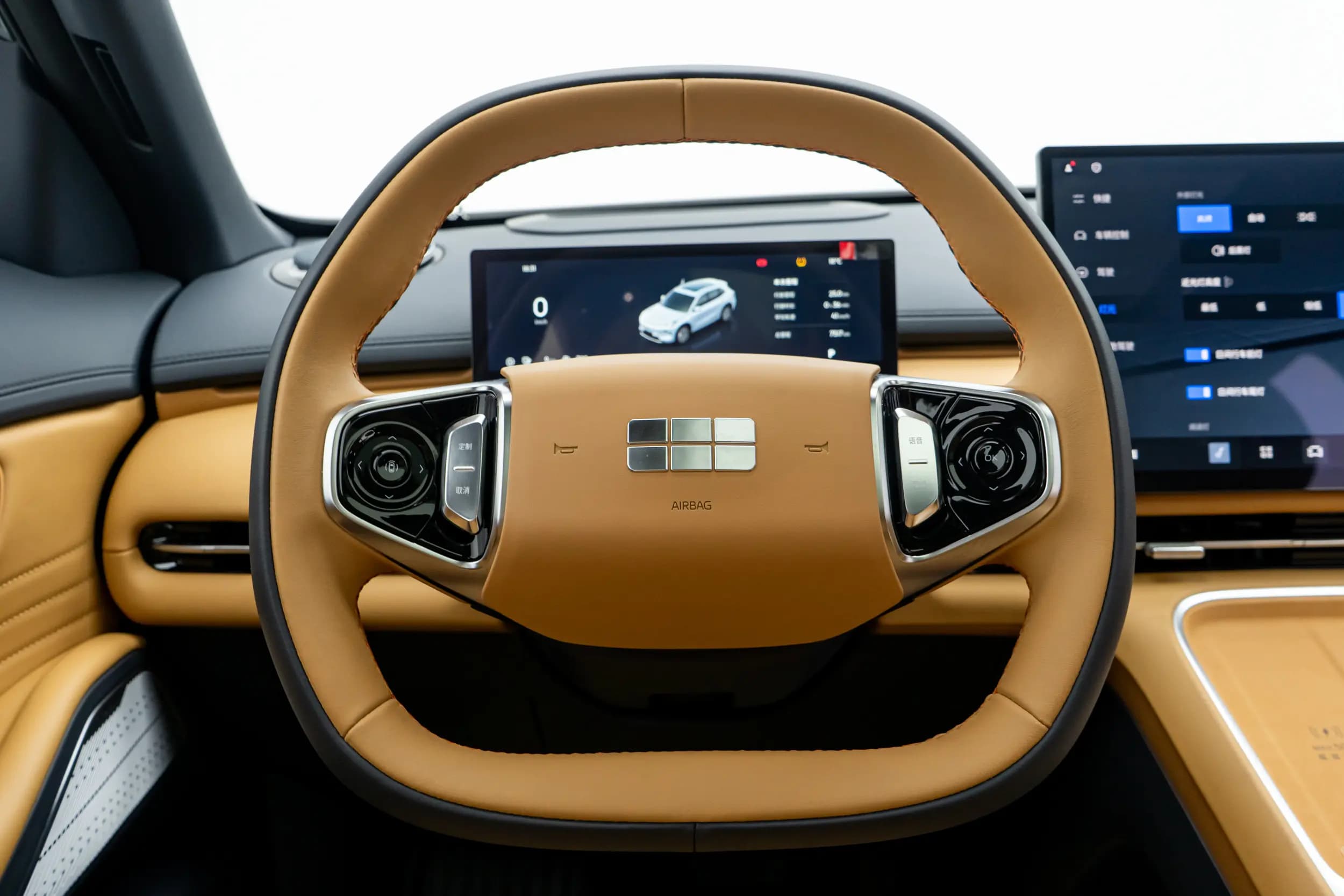 Geely Galaxy Starship 7 EM-i 2025 г. 7530 км. — фото 16