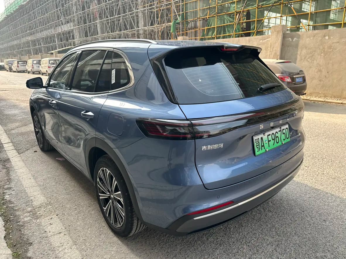 Geely Galaxy Starship 7 EM-i 2025 г. 5028 км. — фото 4
