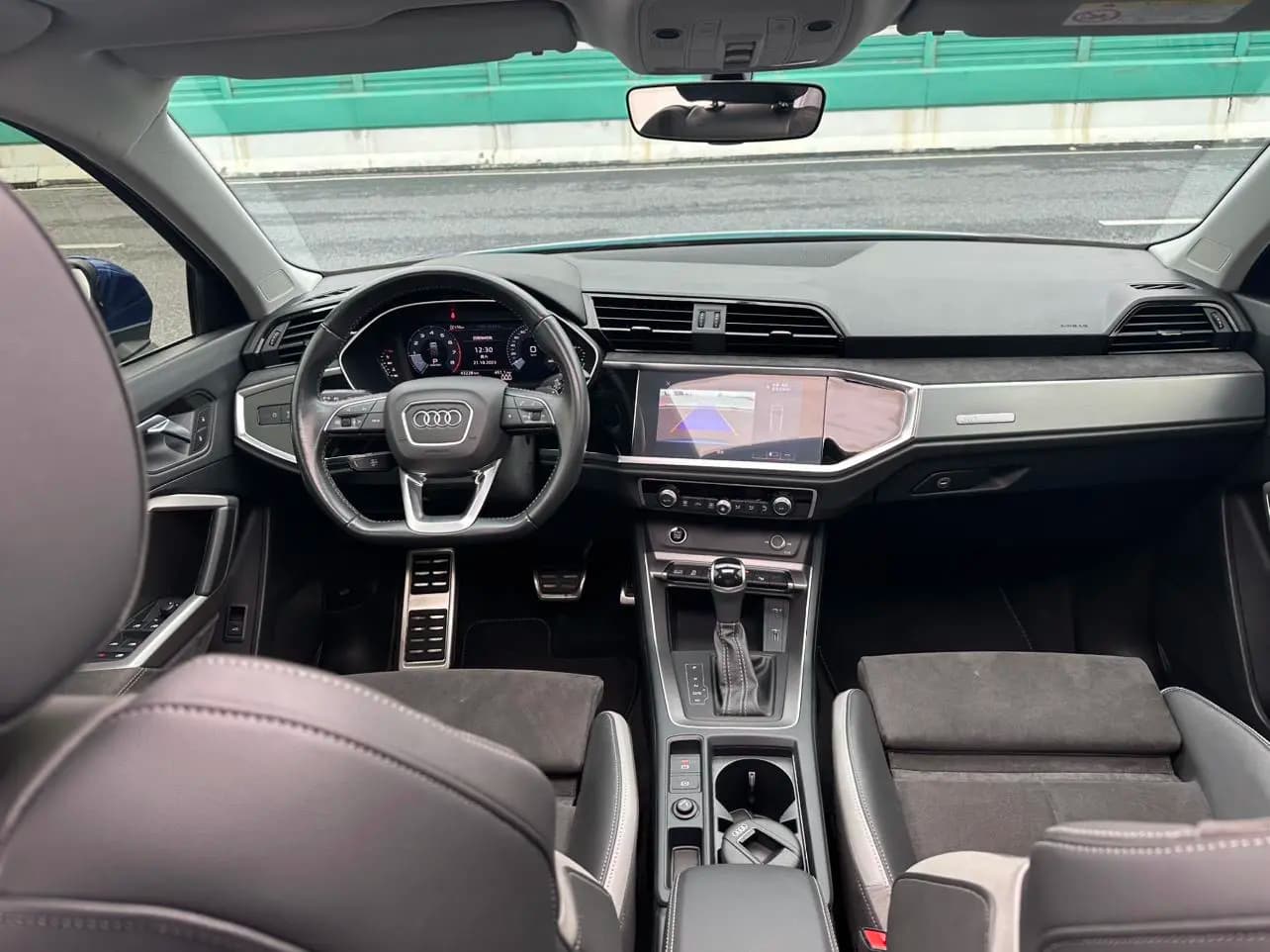 Audi Q3 2021 г. 43000 км. — фото 14