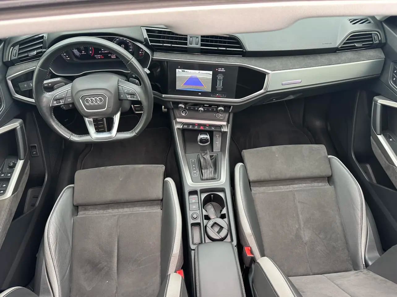 Audi Q3 2021 г. 43000 км. — фото 16
